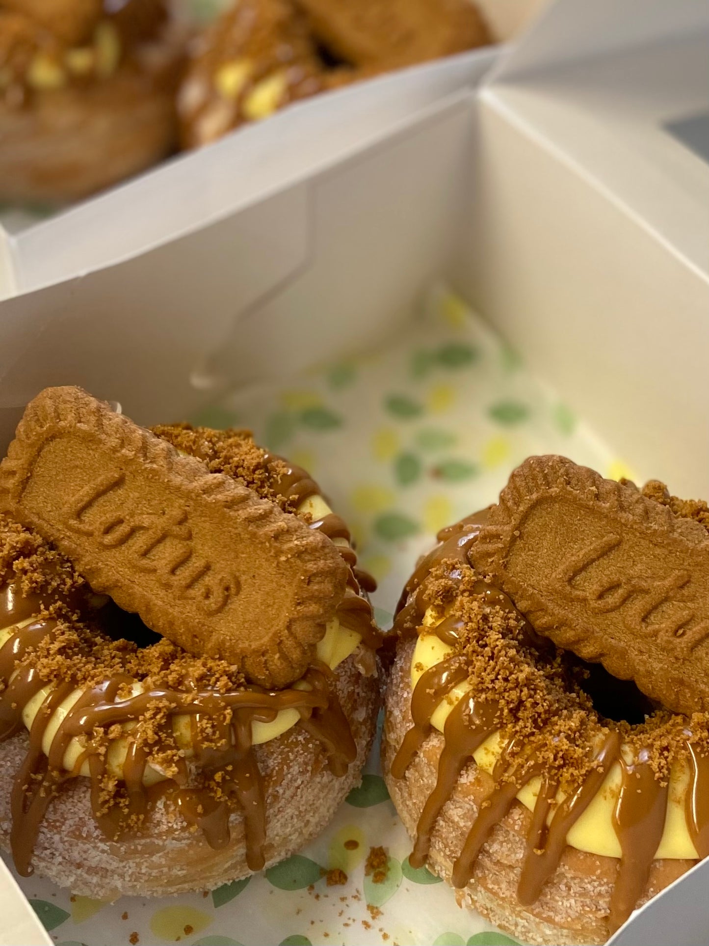 Cronuts (Croissant+Donut)